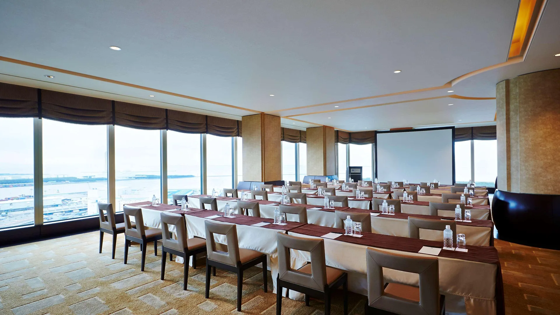 Grand Prince Hotel Osaka Bay 5*,